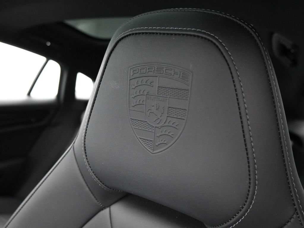Certified 2025 Porsche Panamera RWD image 11