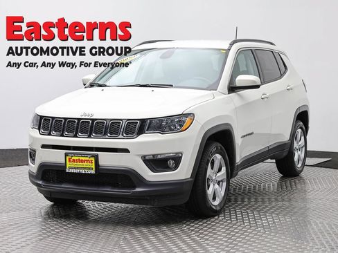 Used 2020 Jeep Compass Latitude w/ Popular Equipment Group AWD/4WD image 1