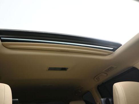 Used 2017 Lexus LX 570 4WD image 28