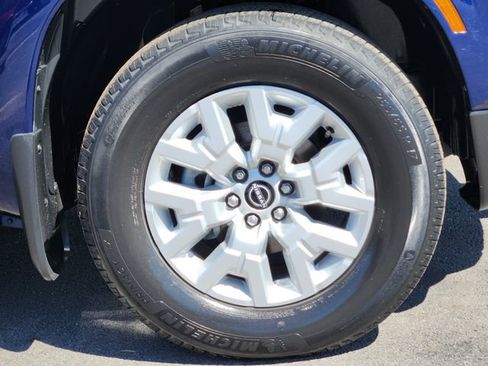 Used 2022 Nissan Frontier SV image 8