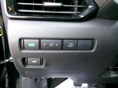 Used 2025 Nissan Sentra SV FWD image 14