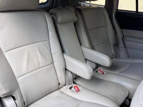 Used 2012 Toyota Highlander SE image 14