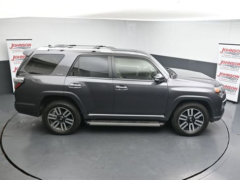 Used 2020 Toyota 4Runner Limited AWD/4WD image 17
