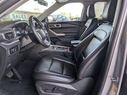 Used 2023 Ford Explorer XLT w/ Equipment Group 202A image 25