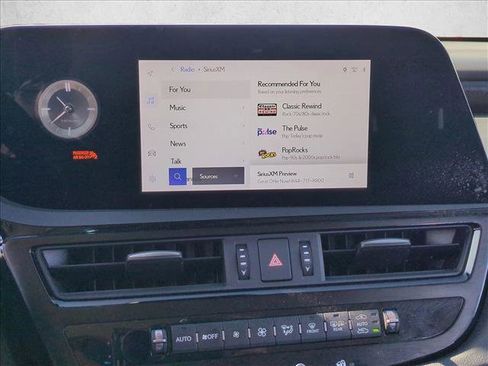 Used 2023 Lexus ES 300h ES 300h Luxury image 13