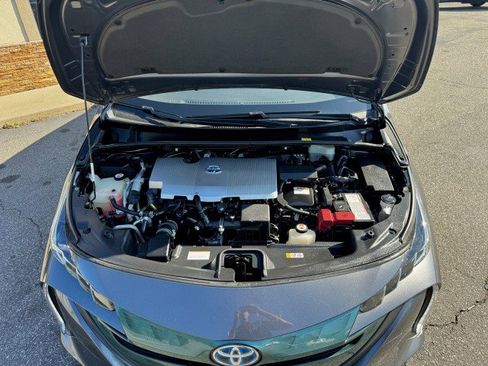 Used 2018 Toyota Prius Prime Premium image 20