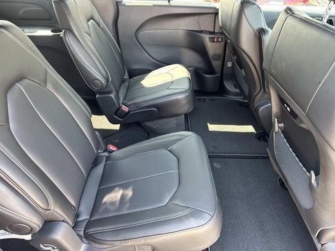 New 2026 Chrysler Pacifica Select w/ S Appearance Package FWD image 14