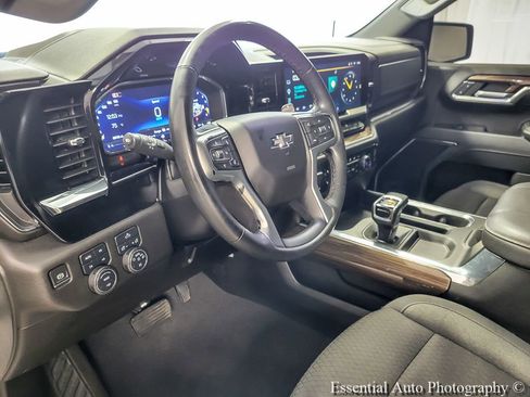 Used 2024 Chevrolet Silverado 1500 RST AWD/4WD image 9