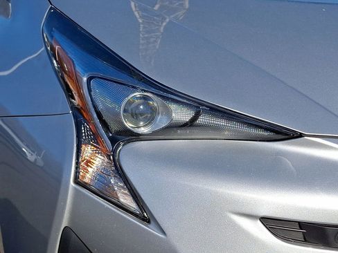 Used 2018 Toyota Prius Three image 30