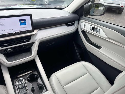 Used 2025 Ford Explorer Active w/ Active Comfort Package AWD/4WD image 23