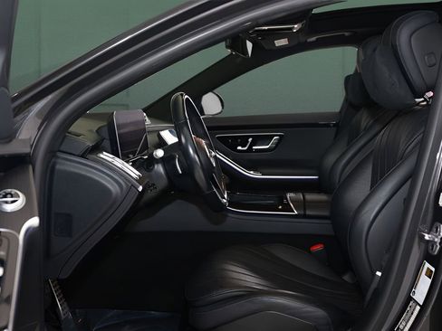 Used 2022 Mercedes-Benz S 500 4MATIC w/ AMG Line Package image 10