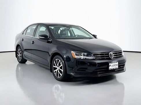 Used 2018 Volkswagen Jetta SE FWD image 4