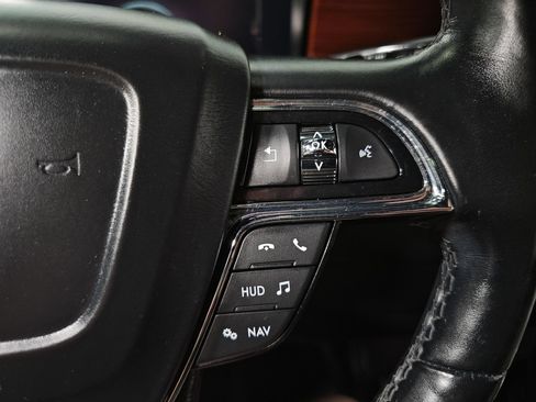 Used 2021 Lincoln Navigator Reserve AWD/4WD image 32