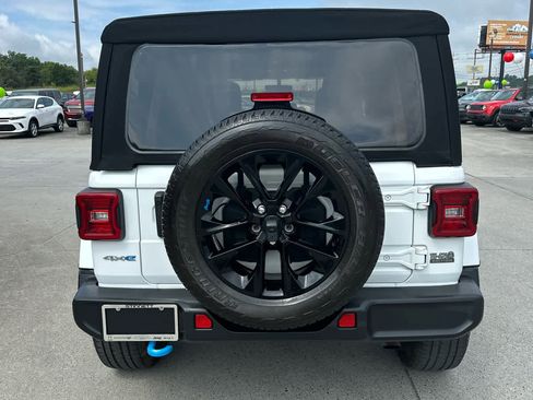 Used 2022 Jeep Wrangler Unlimited Sahara w/ Cold Weather Group image 7