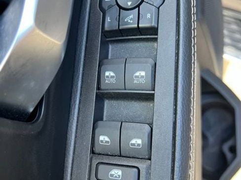 Certified 2025 RAM 2500 Big Horn AWD/4WD image 16