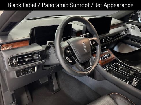 Certified 2025 Lincoln Aviator Black Label w/ Jet Appearance Package AWD/4WD image 18