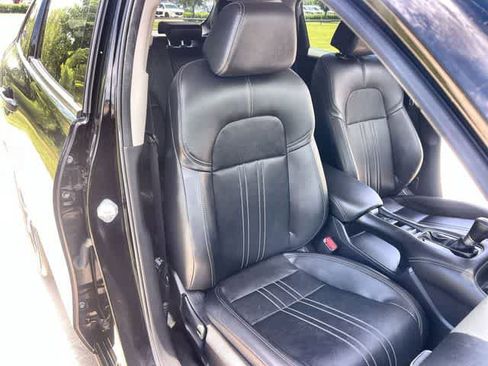 Used 2024 Honda HR-V EX-L image 12
