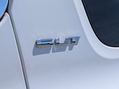 Used 2023 GMC Acadia SLT image 7