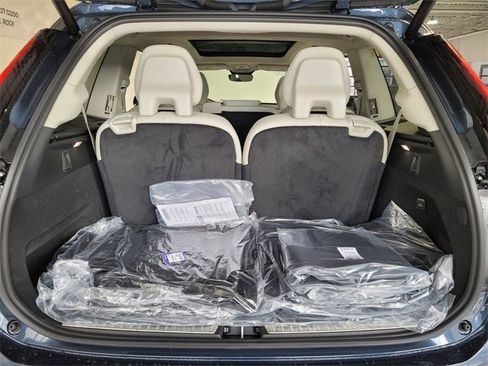 New 2026 Volvo XC90 B6 Ultra w/ Protection Package image 14