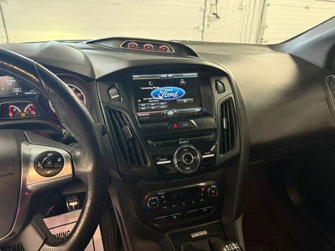 Used 2014 Ford Focus ST w/ Equipment Group 202A FWD image 19