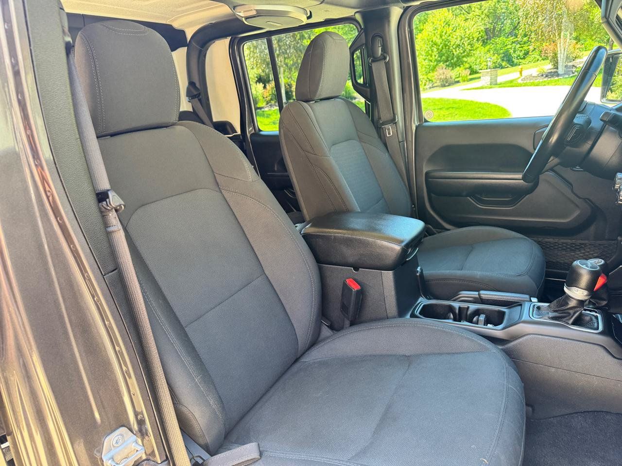 Used 2021 Jeep Gladiator Sport AWD/4WD image 18