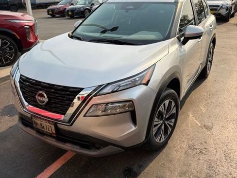 Used 2023 Nissan Rogue SV AWD/4WD image 2