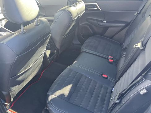 Used 2024 Mitsubishi Outlander Ralliart image 4