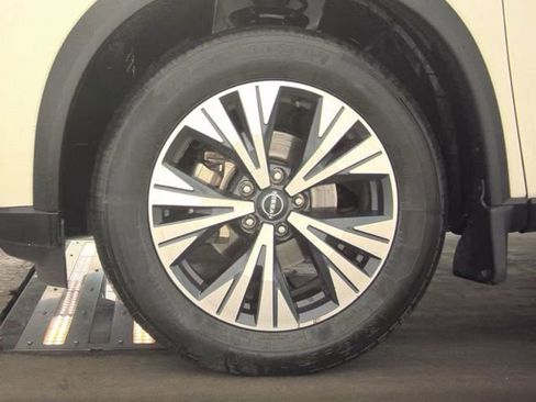 Used 2023 Nissan Rogue SV image 20