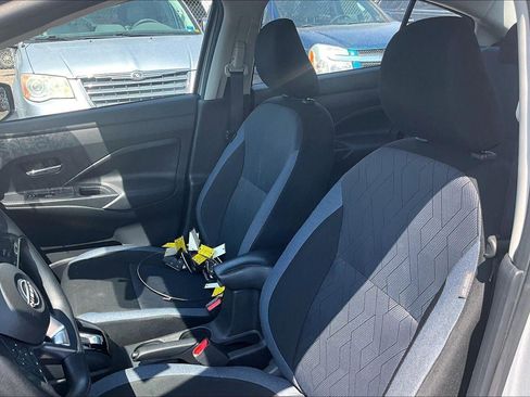 Used 2025 Nissan Versa SV FWD image 22