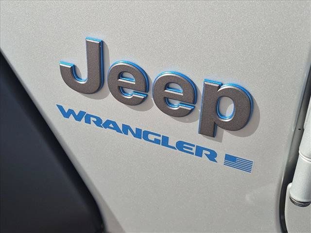 Used 2023 Jeep Wrangler Unlimited Rubicon 4xe w/ Cold Weather Group AWD/4WD image 10