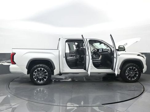 Used 2024 Toyota Tundra Limited AWD/4WD image 34