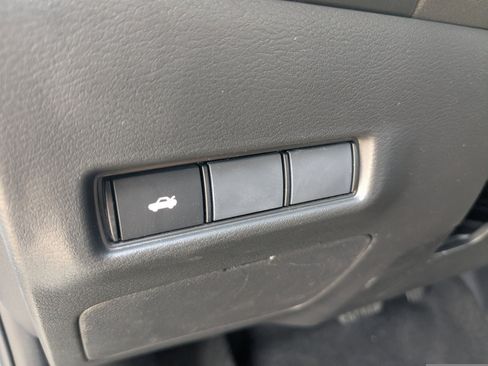 New 2027 Nissan Sentra SR w/ Floor Mat Package FWD image 24