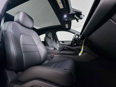 New 2026 Porsche Cayenne Coupe AWD/4WD image 29