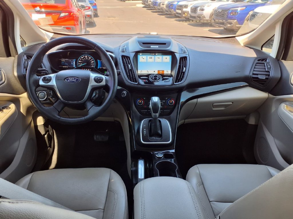 Used 2017 Ford C-MAX Titanium FWD image 2