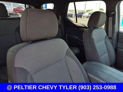 Used 2023 Chevrolet Traverse LT FWD image 13