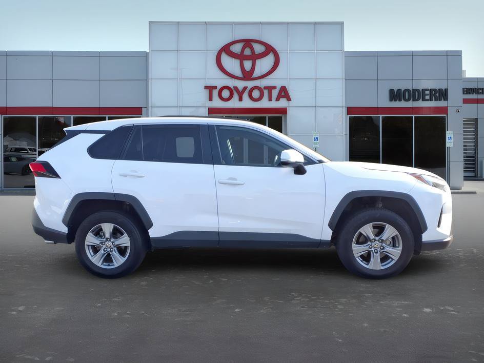 Used 2024 Toyota RAV4 XLE AWD/4WD image 6