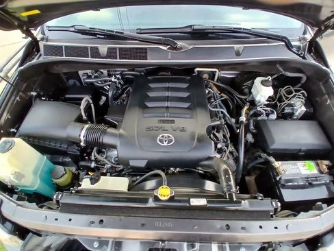 Used 2015 Toyota Sequoia Platinum image 32