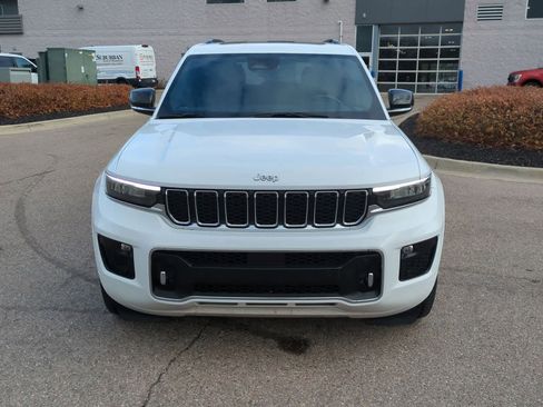 Used 2022 Jeep Grand Cherokee Overland image 3