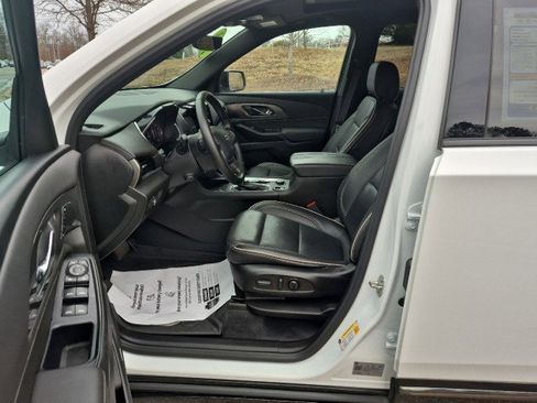 Used 2023 Chevrolet Traverse Premier w/ Redline Edition image 23