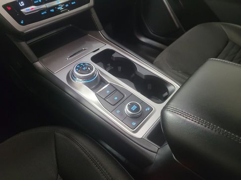 Used 2020 Ford Explorer XLT w/ Comfort Package AWD/4WD image 26