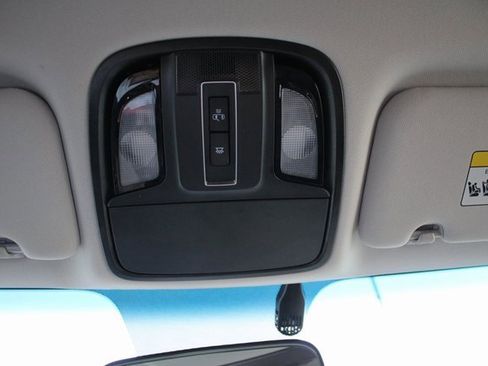 Used 2020 Kia Sorento S image 16