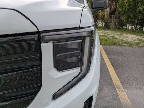 Used 2023 GMC Sierra 1500 Elevation AWD/4WD image 9