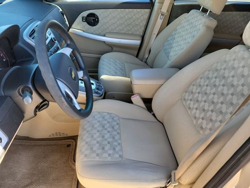 Used 2009 Chevrolet Equinox LS image 9