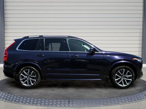 Used 2017 Volvo XC90 T6 Momentum w/ Vision Package AWD/4WD image 8