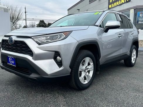 Used 2021 Toyota RAV4 XLE image 1