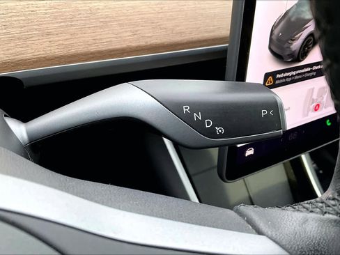 Used 2020 Tesla Model Y Long Range image 33