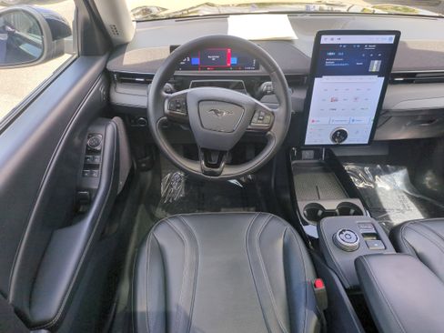 Used 2023 Ford Mustang Mach-E Premium image 17