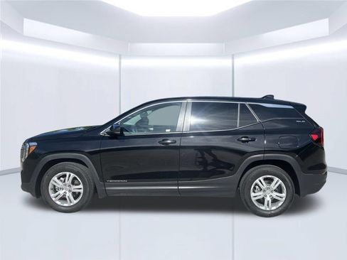 Used 2024 GMC Terrain SLE FWD image 8