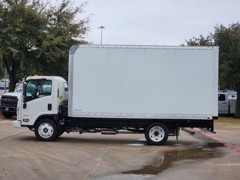 New 2024 Chevrolet Low Cab Forward RWD image 11