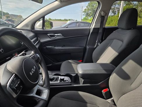 Used 2024 Kia Sportage LX AWD/4WD image 6